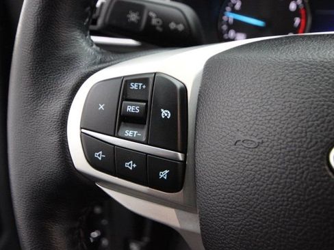 Used 2022 Ford Explorer XLT w/ Equipment Group 202A image 19