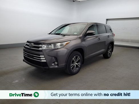 Used 2019 Toyota Highlander Plus AWD/4WD image 1