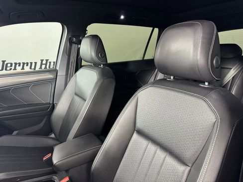 Used 2022 Volkswagen Tiguan SE R-Line AWD/4WD image 10