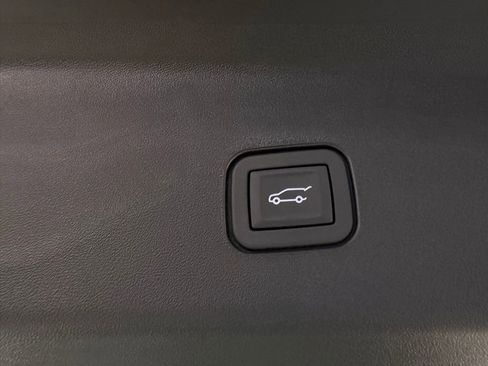 Used 2026 Cadillac Vistiq Sport image 32