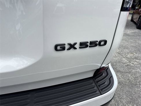 Used 2024 Lexus GX 550 image 25