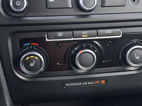 Used 2013 Volkswagen GTI Driver's Edition image 15