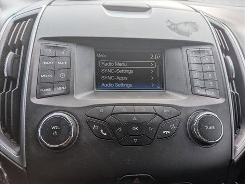 Used 2017 Ford Edge SE image 14