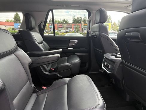 Used 2025 Ford Expedition Max Platinum AWD/4WD image 26