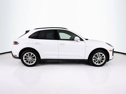 Certified 2024 Porsche Macan AWD/4WD image 8