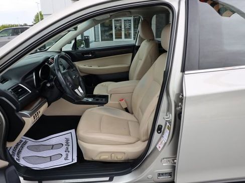 Used 2017 Subaru Outback 2.5i Limited AWD/4WD image 16