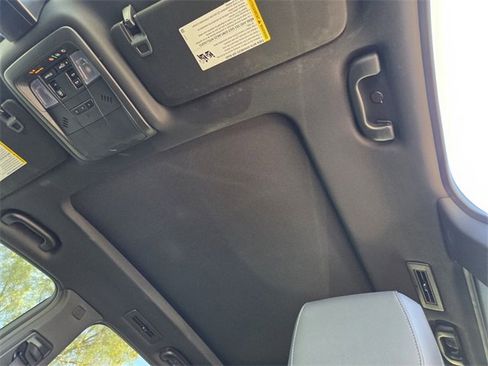 New 2025 Cadillac XT6 Luxury image 21