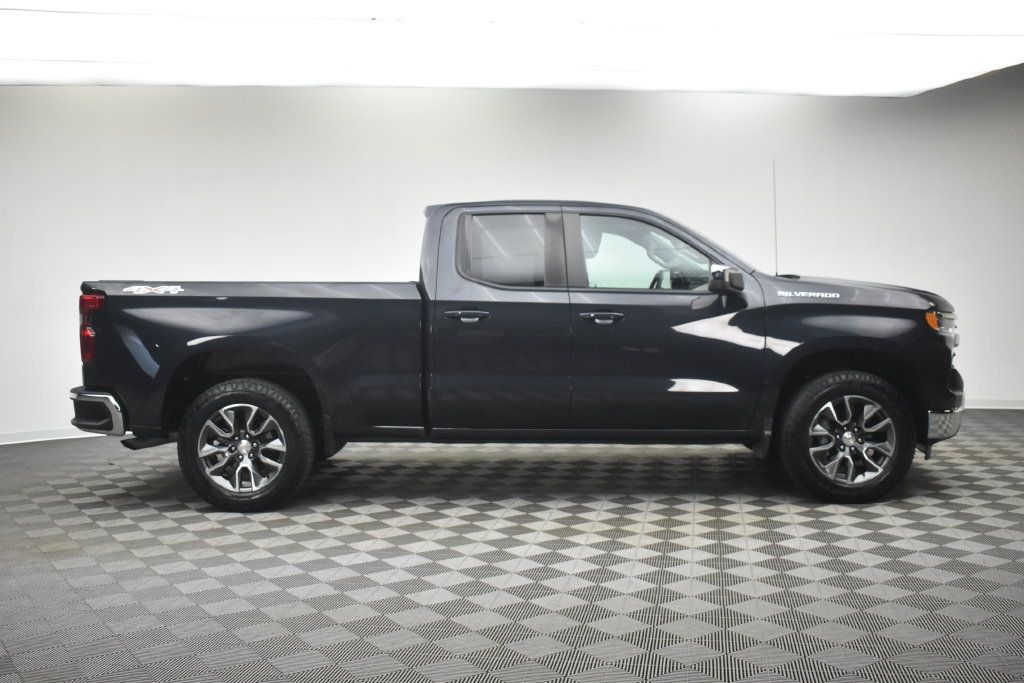 Used 2023 Chevrolet Silverado 1500 LT AWD/4WD image 11