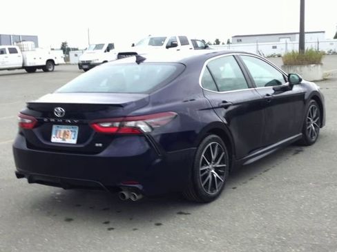 Used 2022 Toyota Camry SE image 8