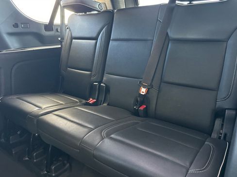 Used 2023 Chevrolet Suburban Premier AWD/4WD image 15