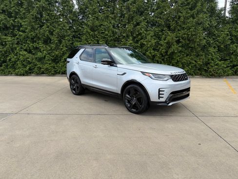 Used 2024 Land Rover Discovery Dynamic SE AWD/4WD image 1