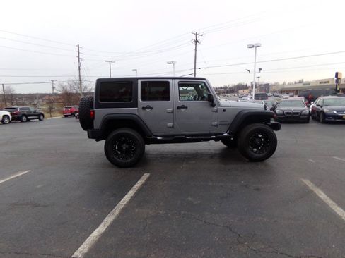 Used 2014 Jeep Wrangler Unlimited Sport w/ Quick Order Package 24S AWD/4WD image 5