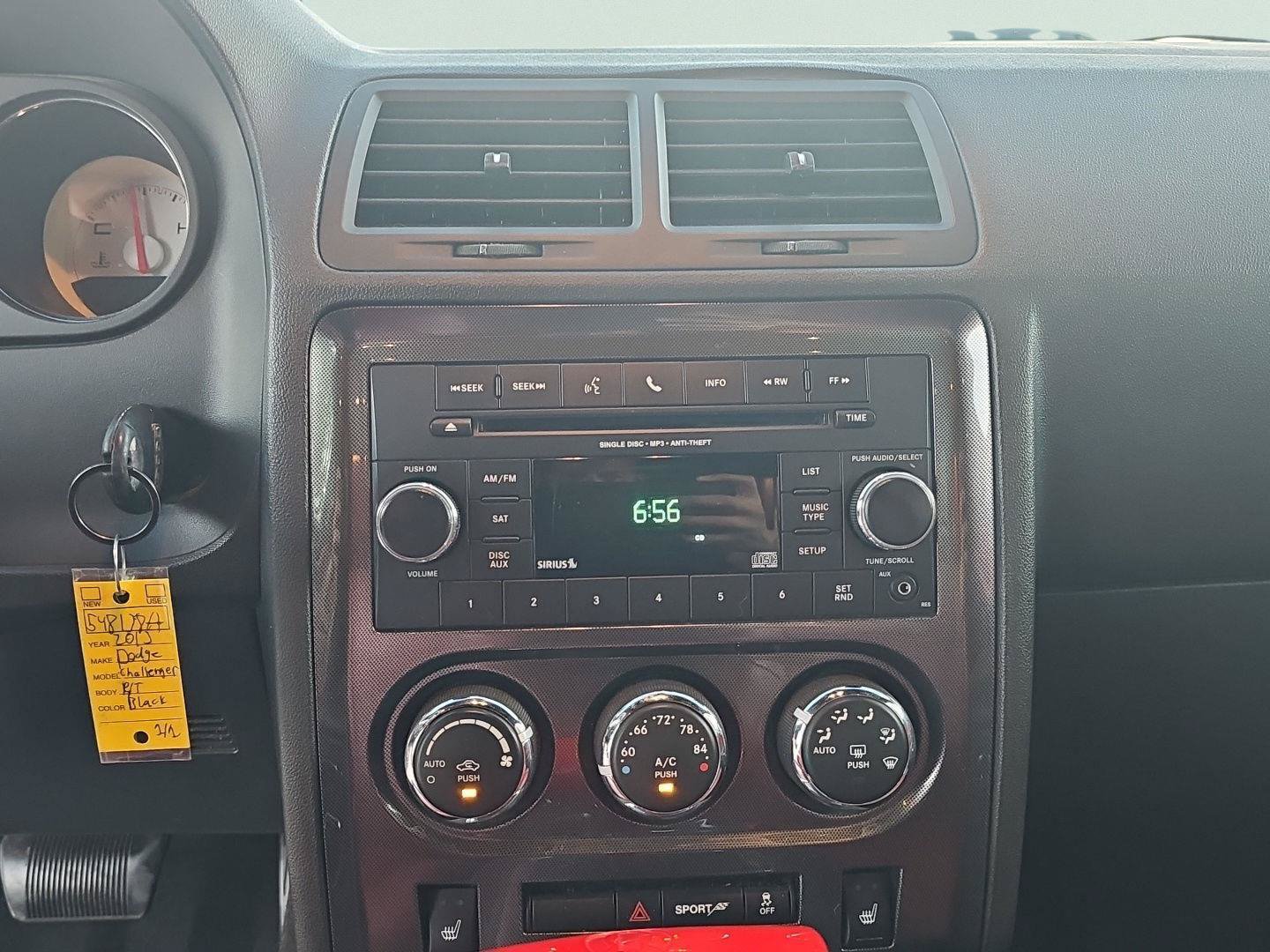 Used 2013 Dodge Challenger SXT RWD image 17