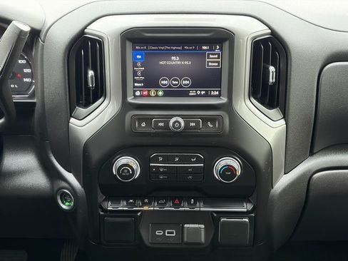 Used 2024 Chevrolet Silverado 1500 Custom image 22