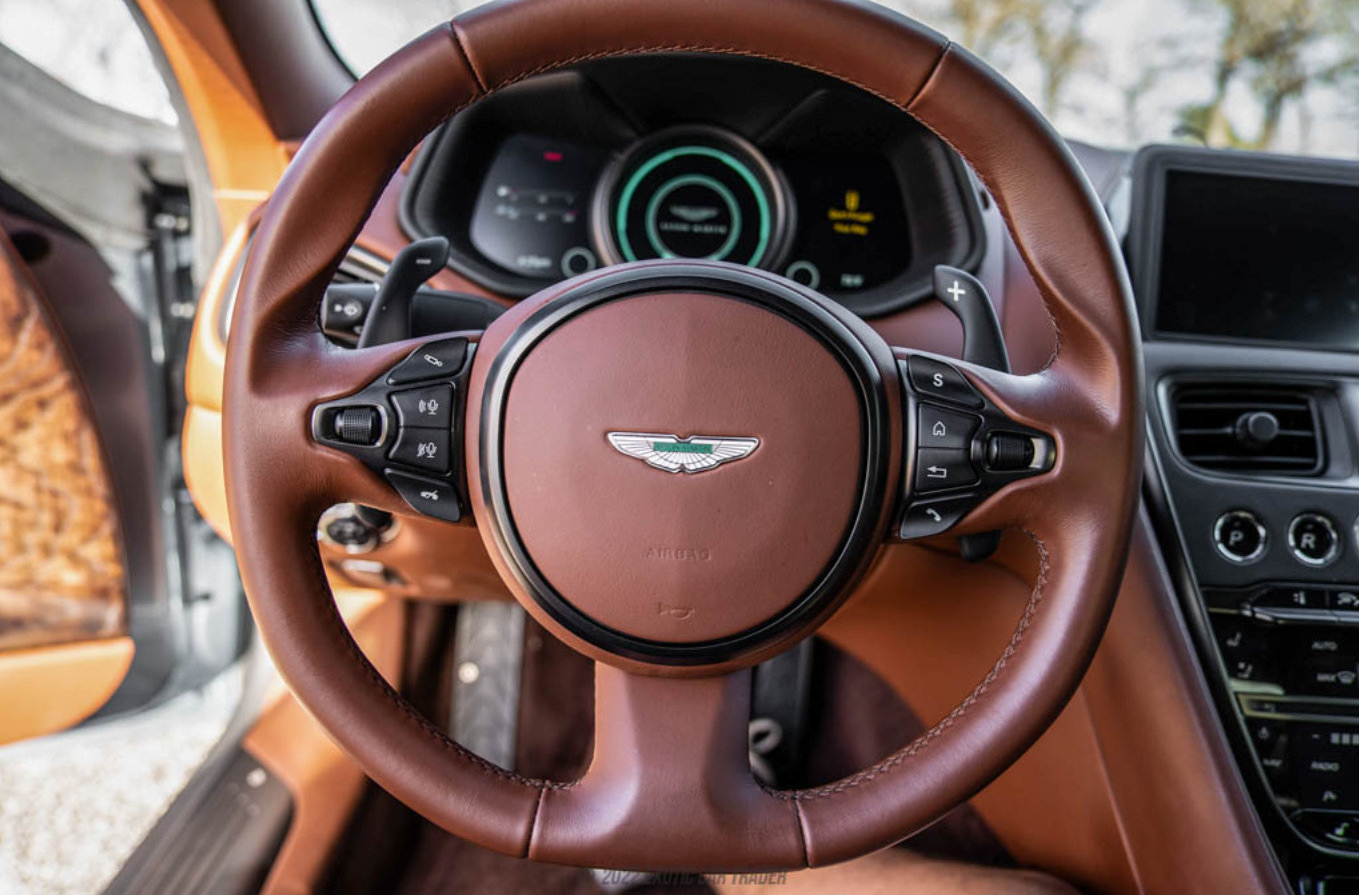 Used 2018 Aston Martin DB11 V12 RWD image 25