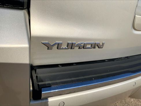 Used 2017 GMC Yukon Denali w/ Open Road Package AWD/4WD image 29