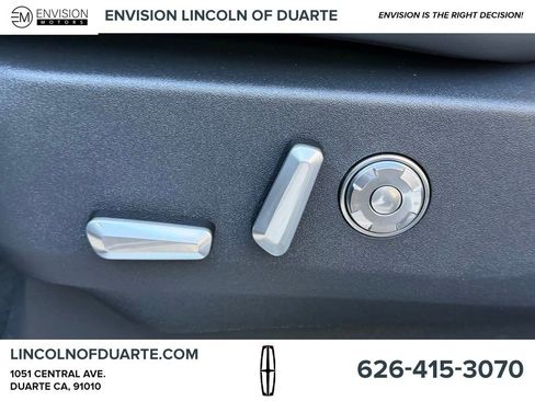 New 2025 Lincoln Navigator L Reserve image 17