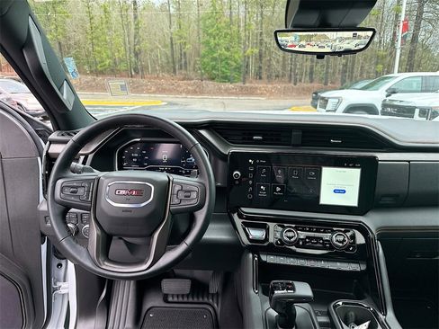 Used 2025 GMC Sierra 1500 AT4 w/ AT4 Premium Package image 19