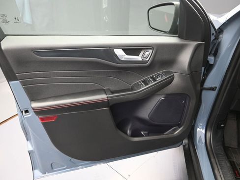 Used 2024 Ford Escape ST-Line Select w/ Class II Trailer Tow Package image 10