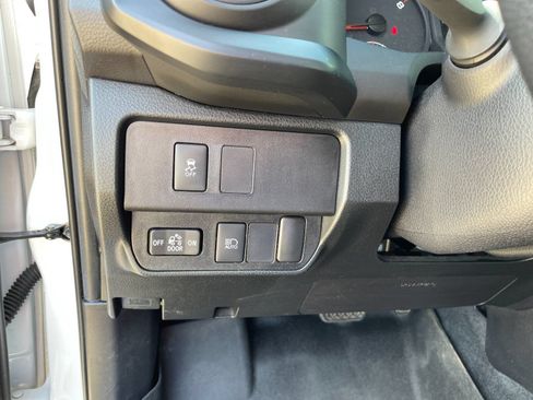 Used 2022 Toyota Tacoma SR AWD/4WD image 27