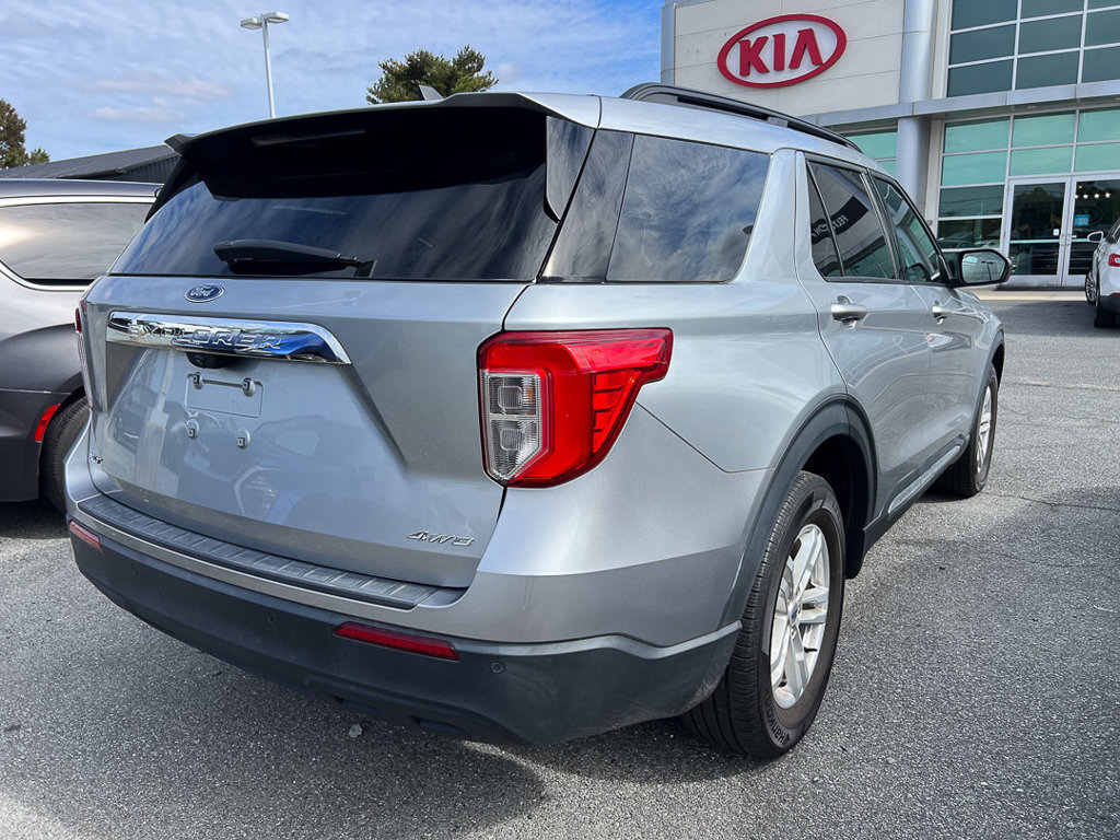 Used 2022 Ford Explorer XLT AWD/4WD image 7