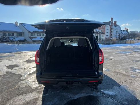 Used 2025 Ford Expedition Active image 28