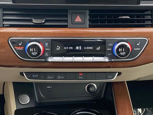 Used 2023 Audi A4 2.0T Premium w/ Convenience Package image 10