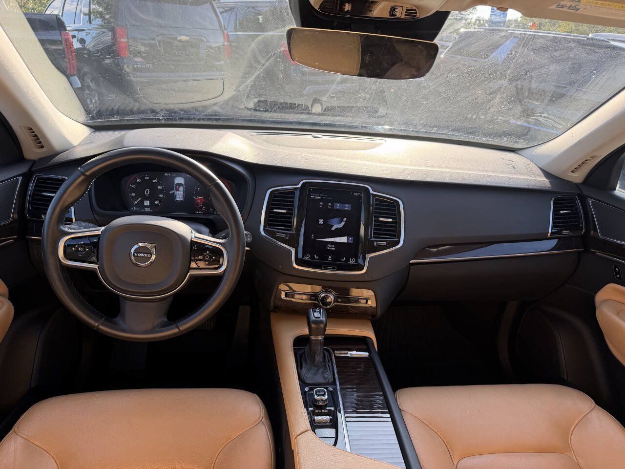 Used 2016 Volvo XC90 T6 Momentum w/ Momentum Plus Package AWD/4WD image 14
