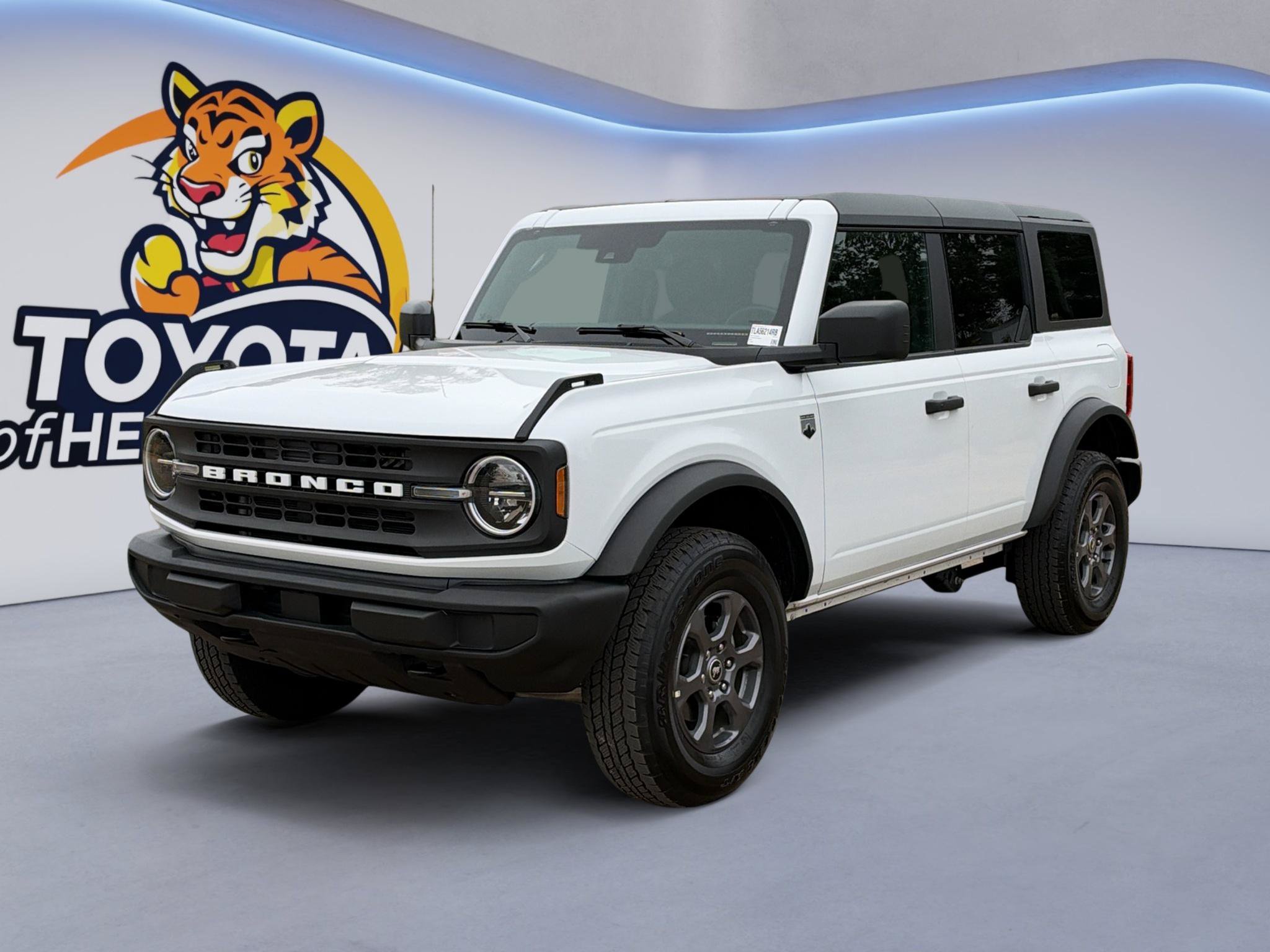 Used 2026 Ford Bronco Big Bend AWD/4WD image 1