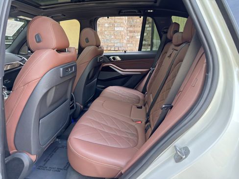 Used 2023 BMW X5 xDrive40i w/ Executive Package image 42