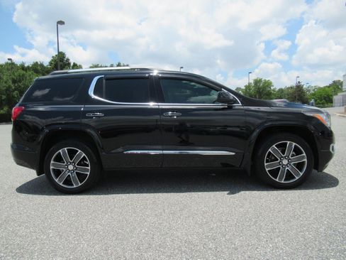 Used 2019 GMC Acadia Denali w/ Technology Package FWD image 2