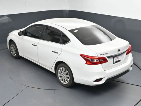 Used 2017 Nissan Sentra S FWD image 31