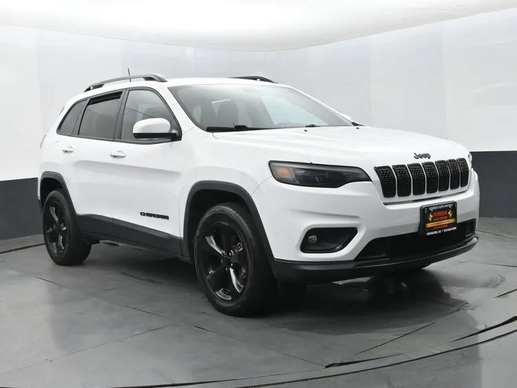 Used 2020 Jeep Cherokee Latitude Plus AWD/4WD image 2
