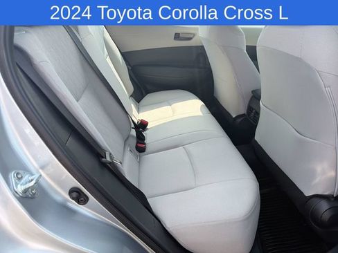 Used 2024 Toyota Corolla Cross L AWD/4WD image 22