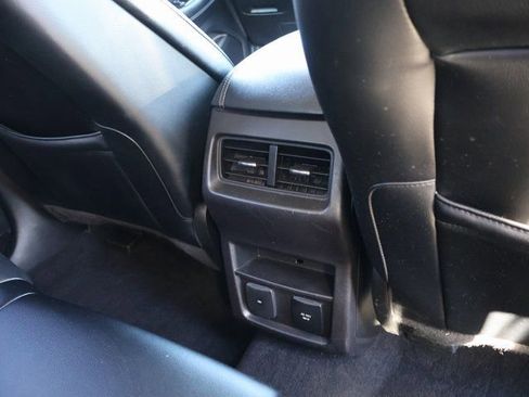 Used 2019 Ford Edge Titanium image 12