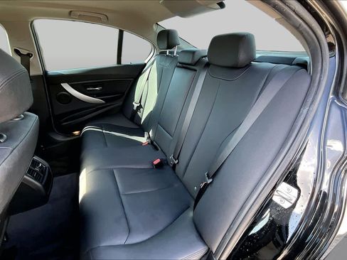 Used 2018 BMW 320i Sedan RWD image 21