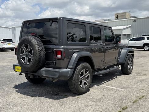 Used 2019 Jeep Wrangler Unlimited Sport S AWD/4WD image 7
