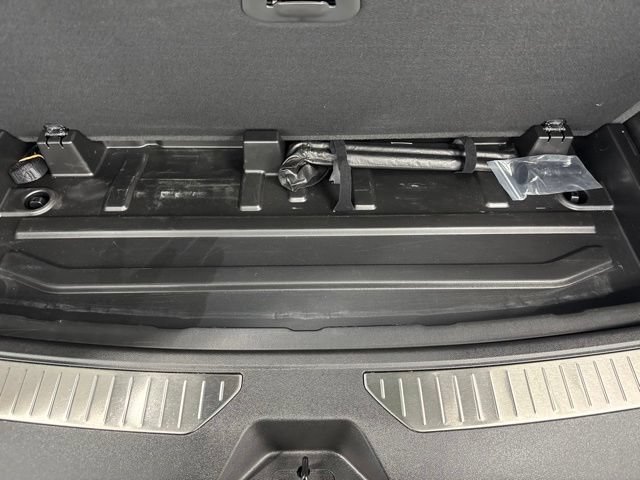 Used 2025 GMC Yukon AT4 w/ Premium Trailering Package AWD/4WD image 13