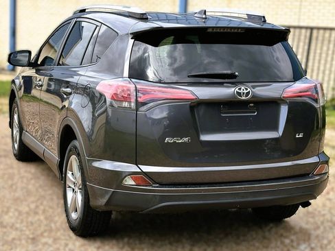 Used 2017 Toyota RAV4 LE FWD image 13