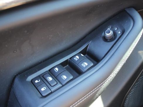 Used 2023 Jeep Grand Cherokee Altitude image 18