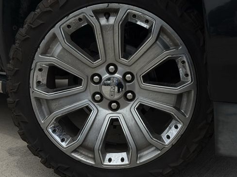 Used 2018 GMC Sierra 1500 Denali w/ Denali Ultimate Package AWD/4WD image 9