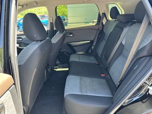 Used 2023 Nissan Rogue SV AWD/4WD image 25