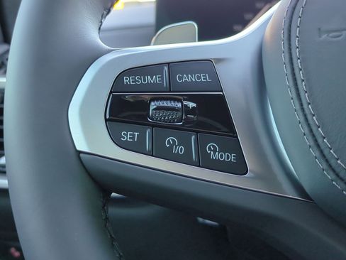 Used 2026 BMW X7 xDrive40i w/ M Sport Package AWD/4WD image 19