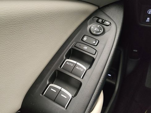 Used 2018 Honda Accord LX image 27