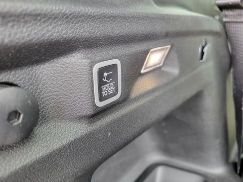 Used 2025 Jeep Grand Cherokee L Limited AWD/4WD image 24