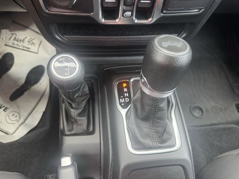 Used 2023 Jeep Wrangler Unlimited w/ Sun & Screen Package AWD/4WD image 23