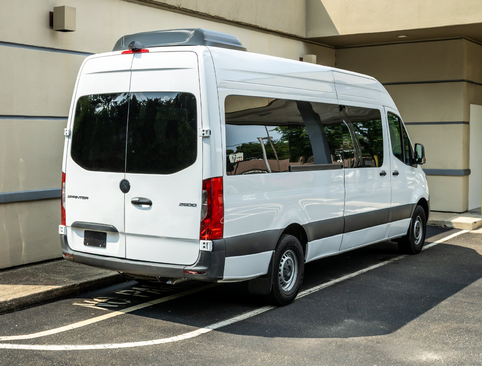 Used 2025 Mercedes-Benz Sprinter 2500 image 7