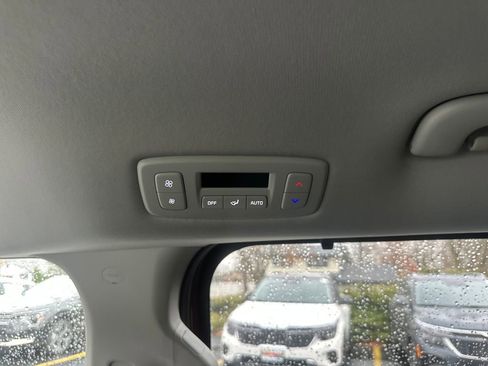 New 2026 Kia Carnival EX image 17