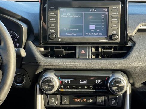 Used 2020 Toyota RAV4 XLE image 13