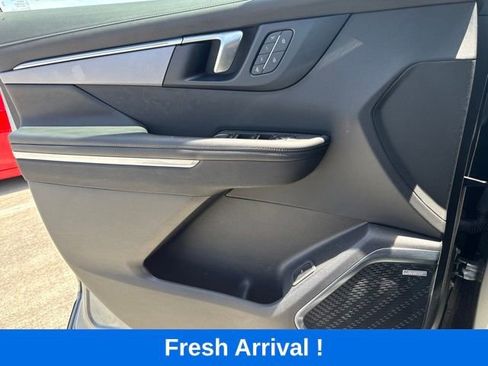 Used 2025 Buick Enclave Sport Touring w/ Power Package FWD image 12